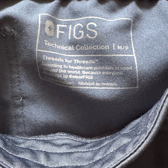 Figs Dark Harbor colored Scrub Set - Picture 3 of 3